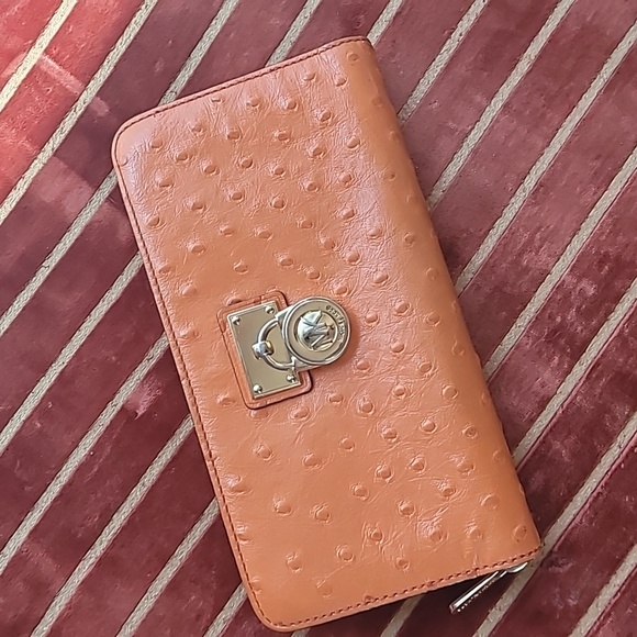 Michael Kors Handbags - Michael Kors Wallet